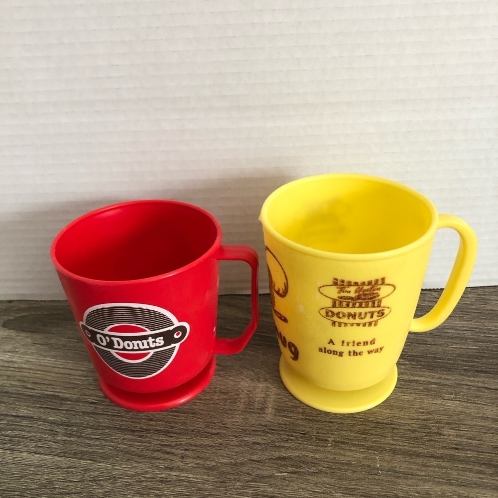 Vtg Plastic Advertising Mugs